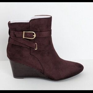 NWT Life Stride Brown Wedge Ankle Boots